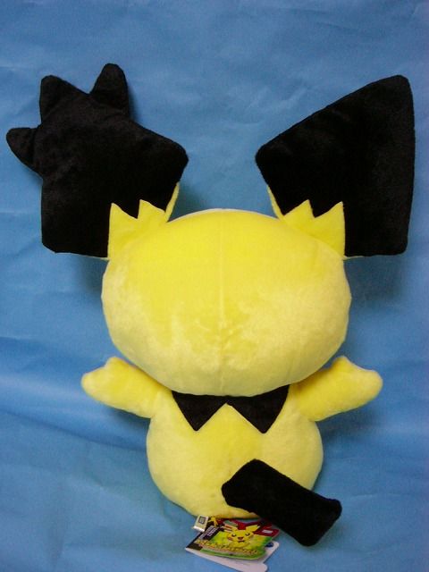 おっきなぬいぐるみギザみみピチュー: いそがないで歩こう
